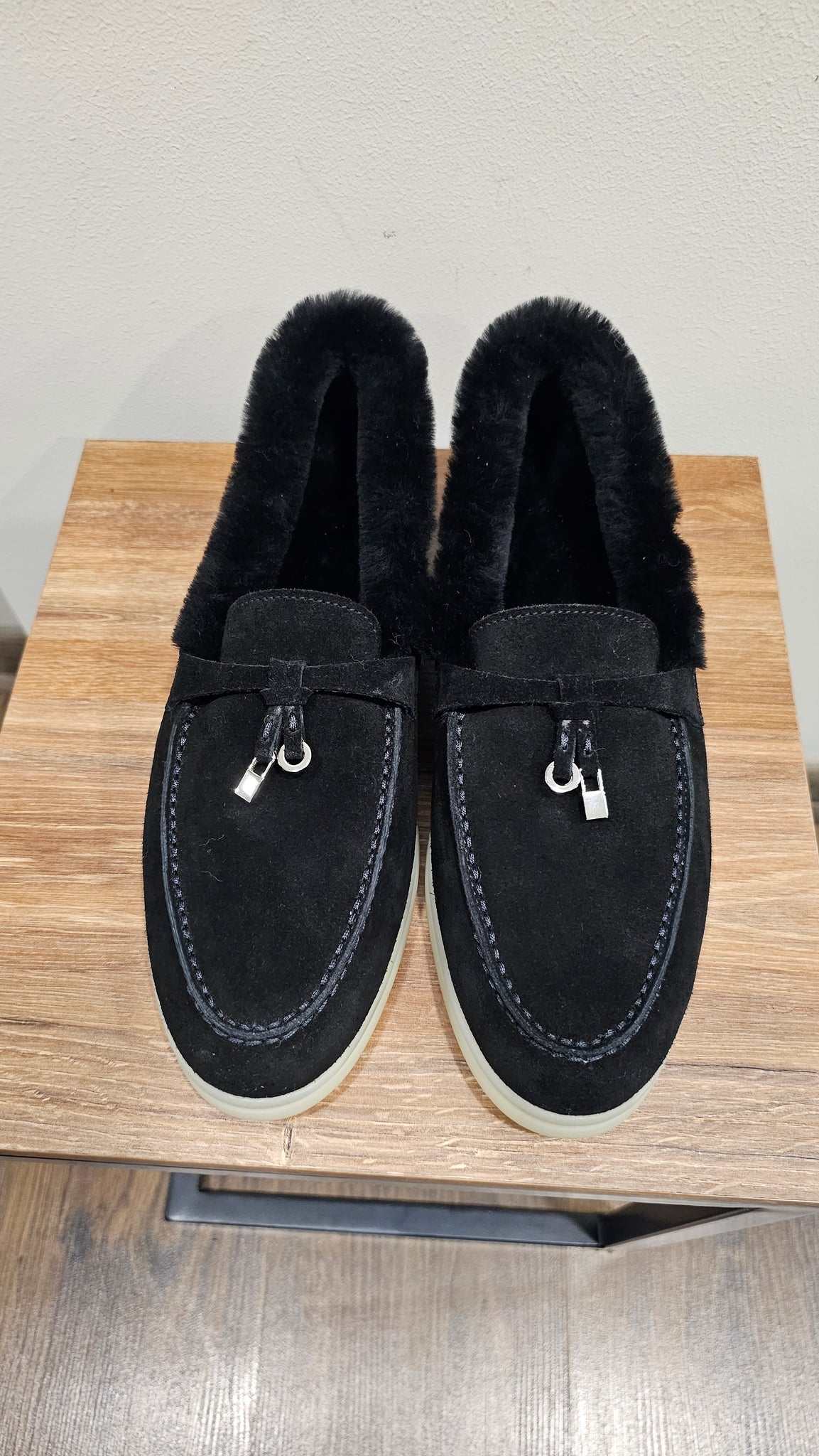 Women's moccasins made of genuine suede with fur