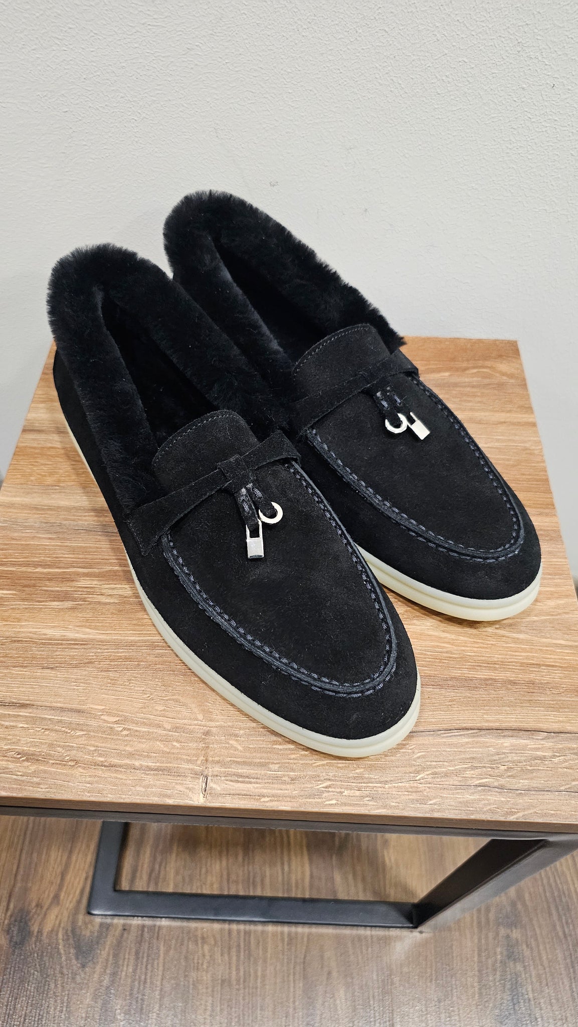 Women's moccasins made of genuine suede with fur