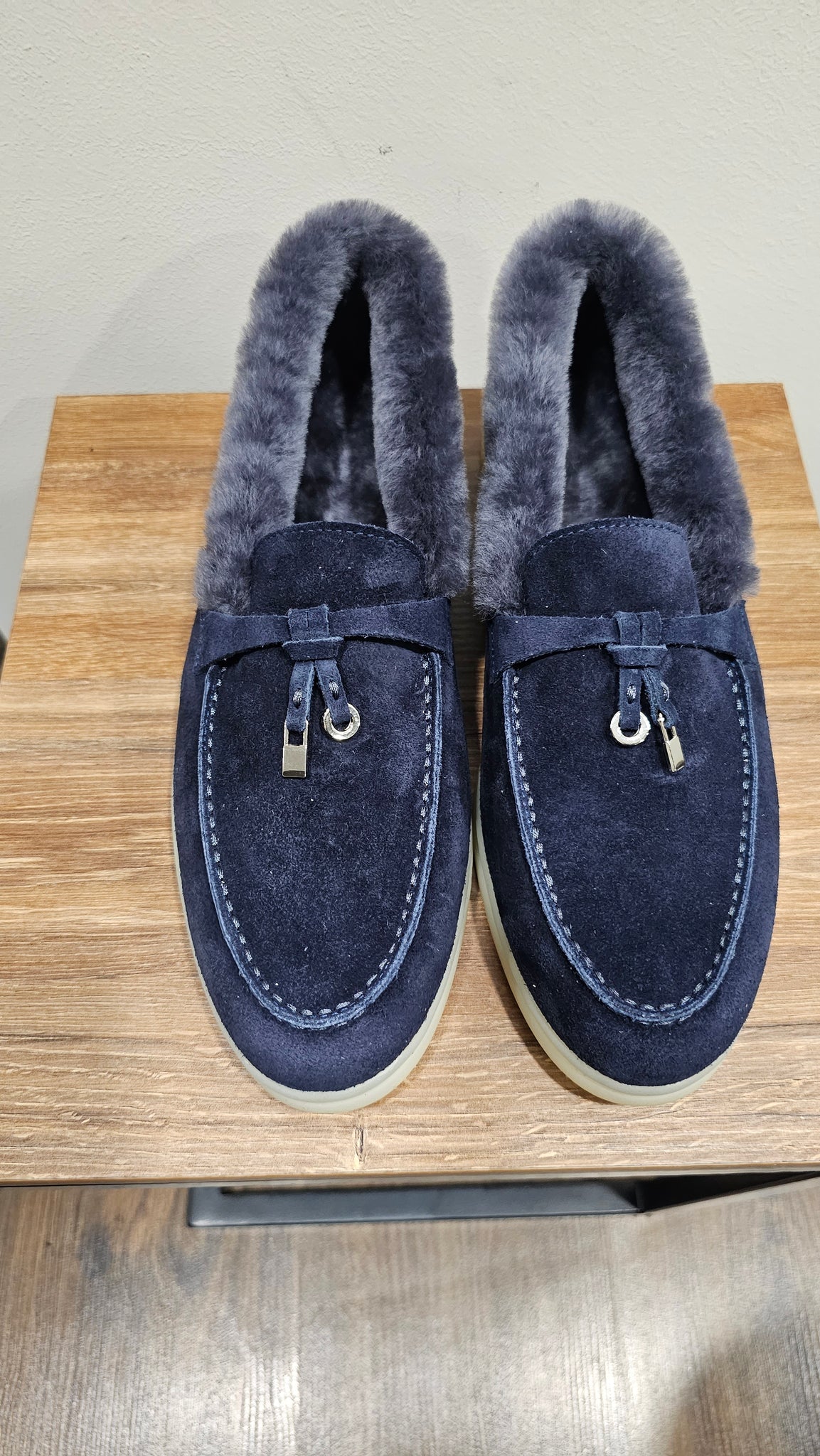 Women's moccasins made of genuine suede with fur