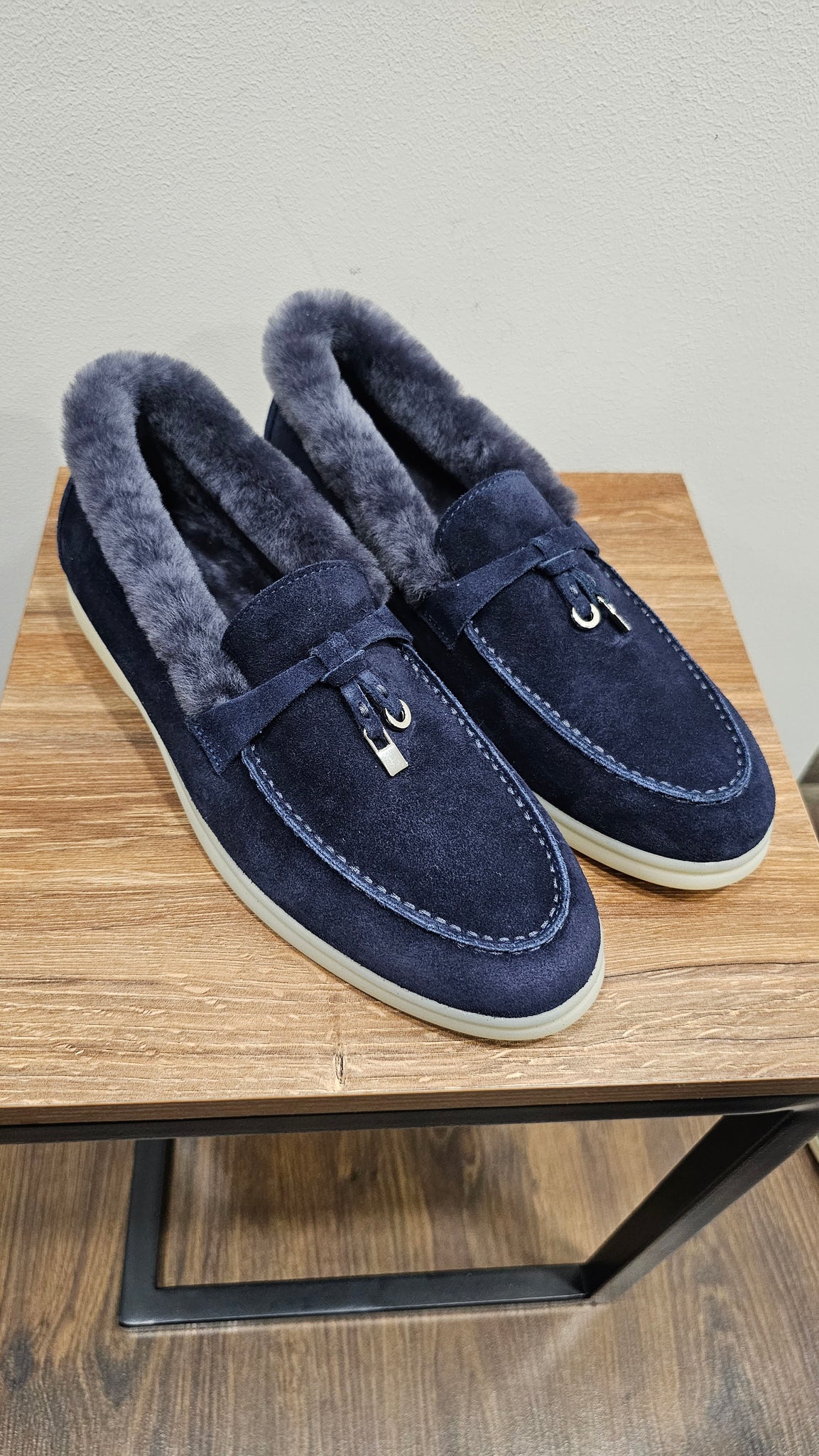 Women's moccasins made of genuine suede with fur